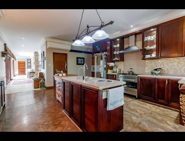 4 BEDROOM HOUSE FOR SALE IN MIDSTREAM ESTATE